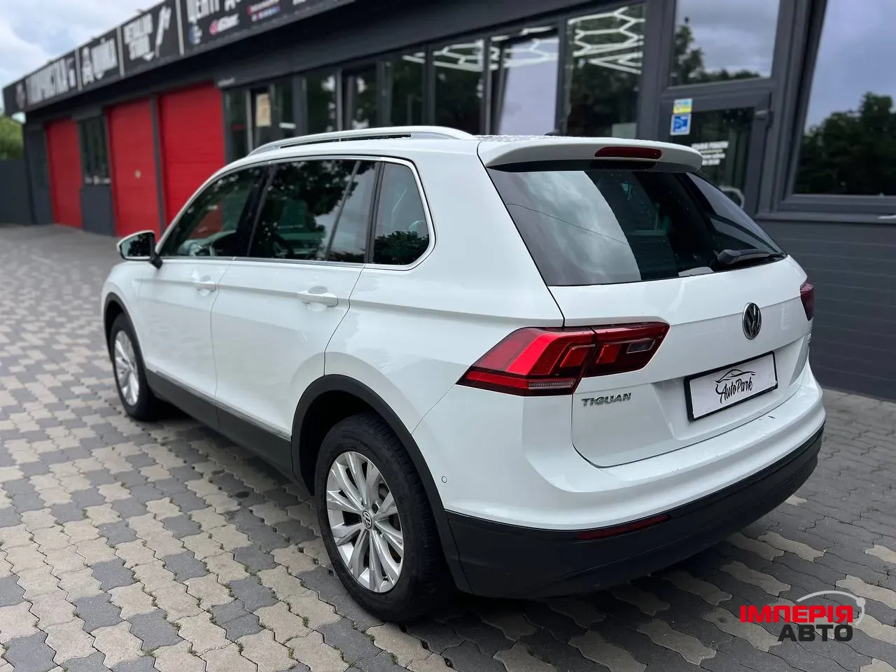 Volkswagen Tiguan - фото 5