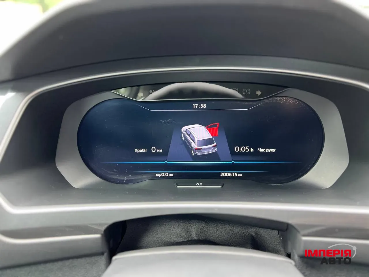 Volkswagen Tiguan - фото 9