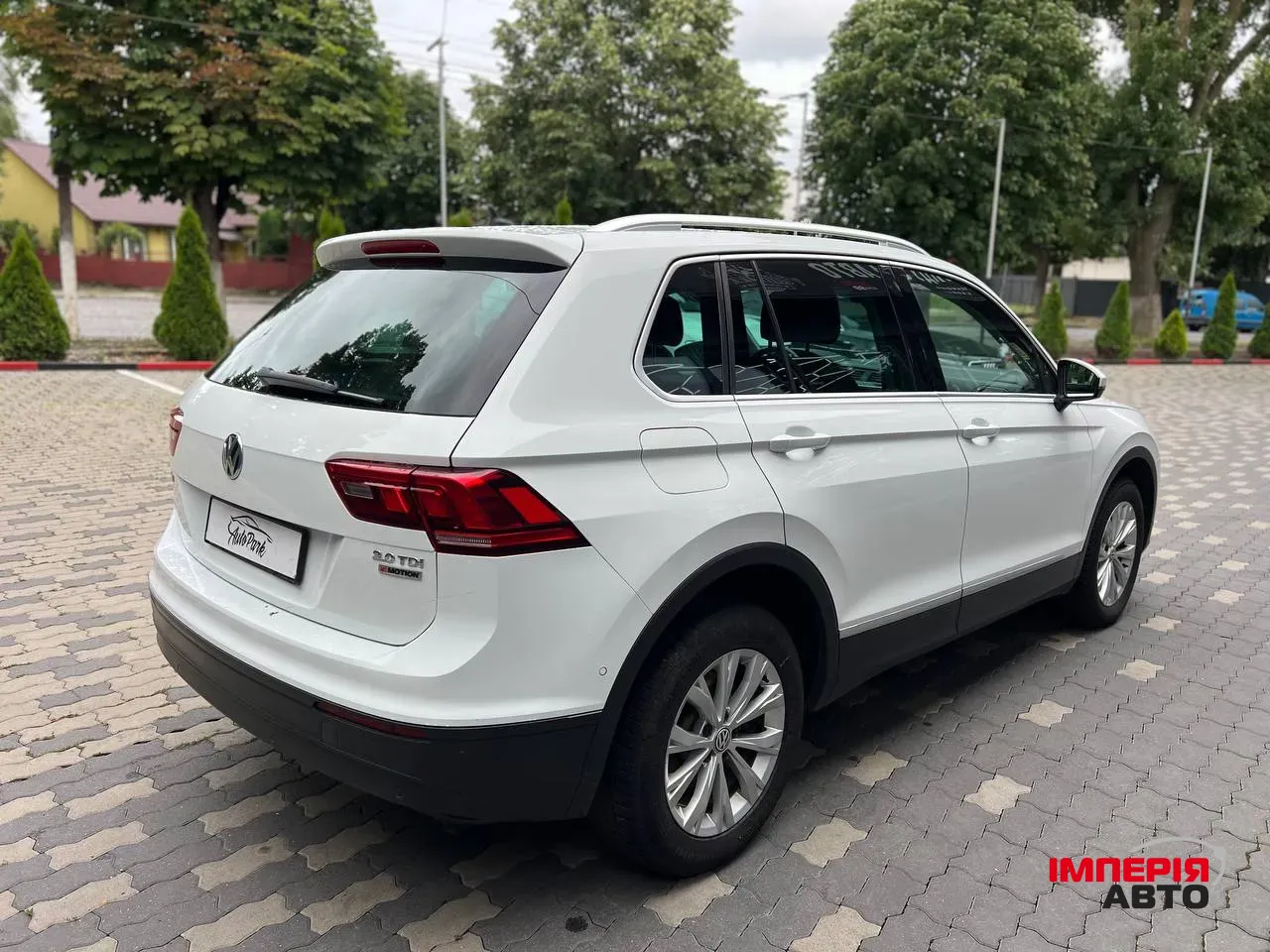 Volkswagen Tiguan - фото 4