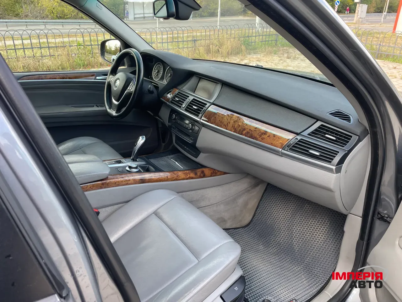 BMW X5 - фото 12