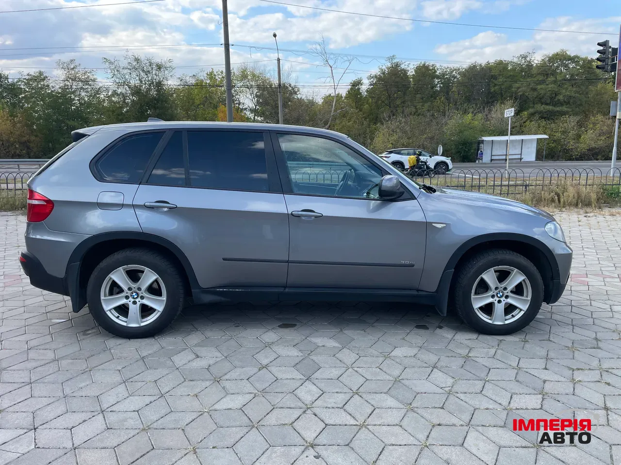BMW X5 - фото 8