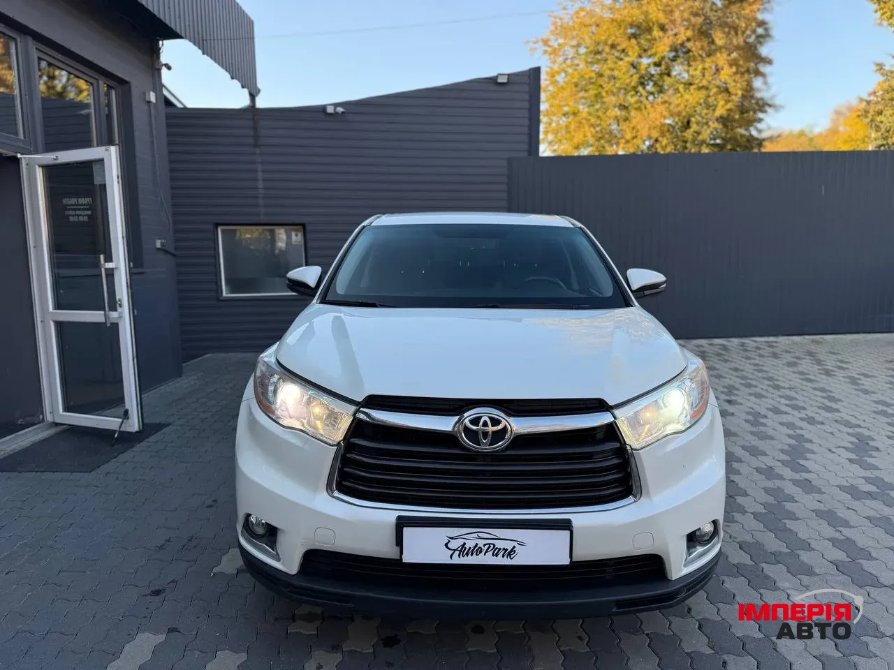 Toyota Highlander - фото 2