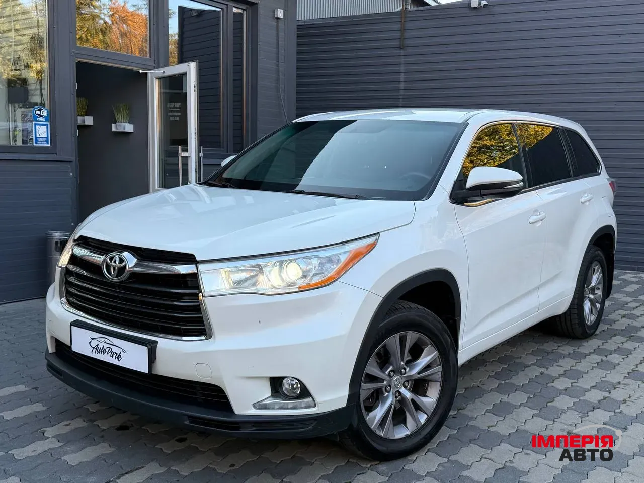 Toyota Highlander - фото 1