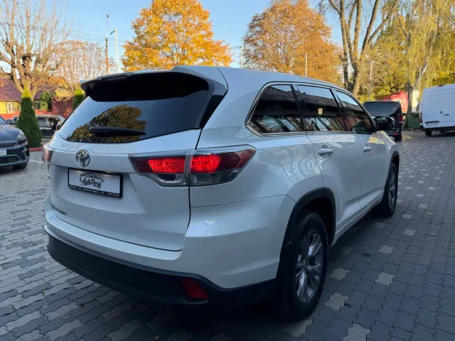 Toyota Highlander - фото 3