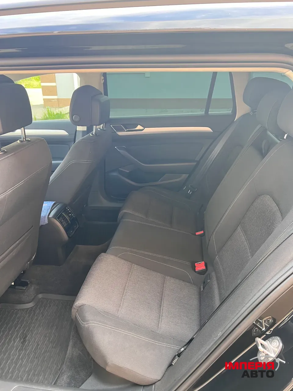 Volkswagen Passat - фото 13