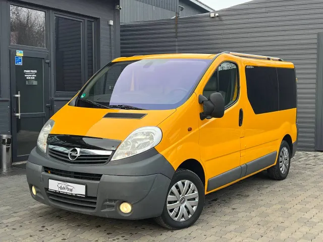 Opel Vivaro - фото 1