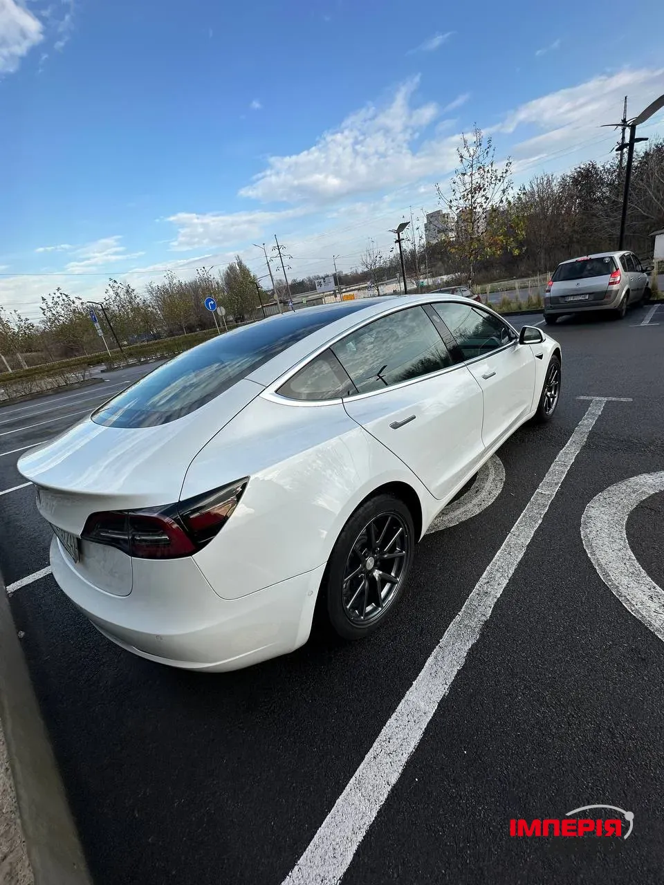 Tesla Model 3 - фото 4