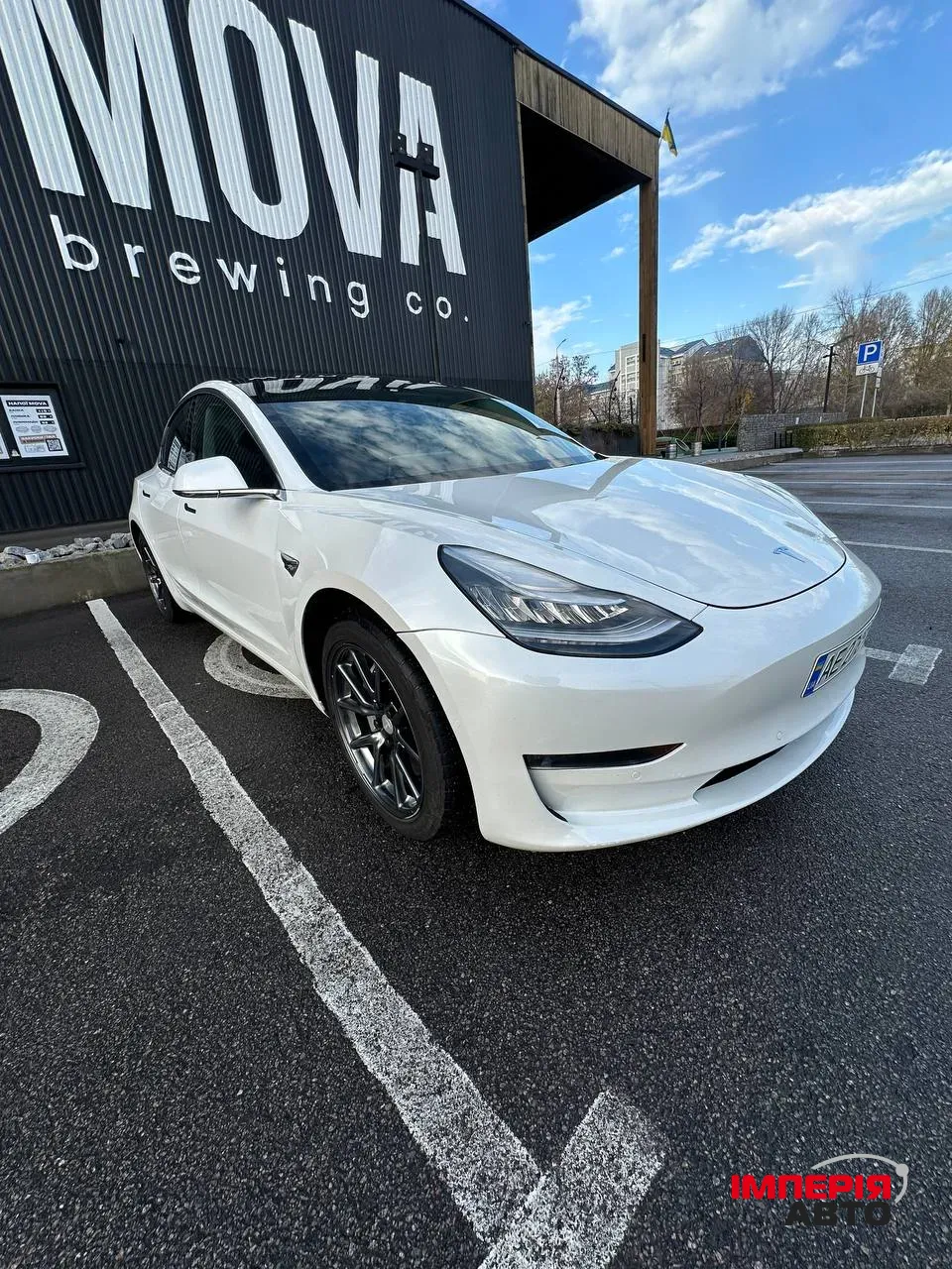 Tesla Model 3 - фото 5