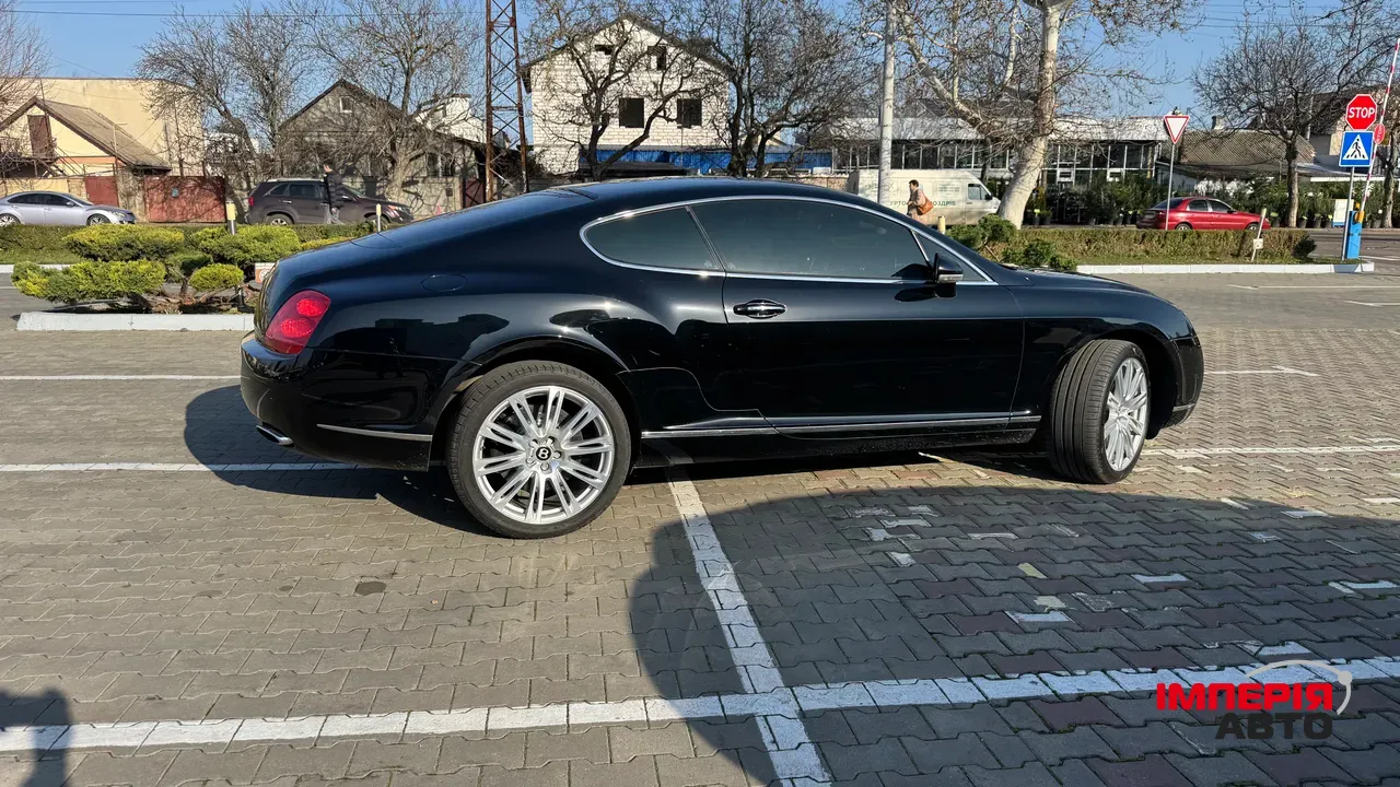 Bentley Continental GT - фото 9