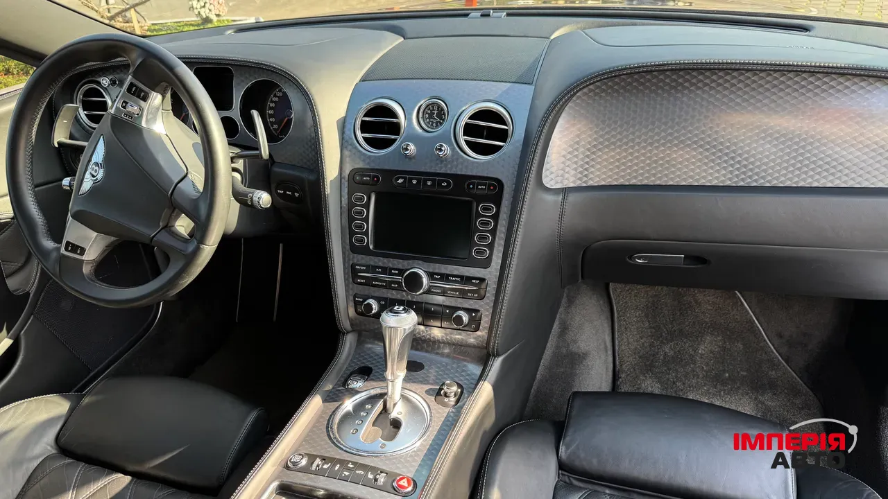 Bentley Continental GT - фото 18