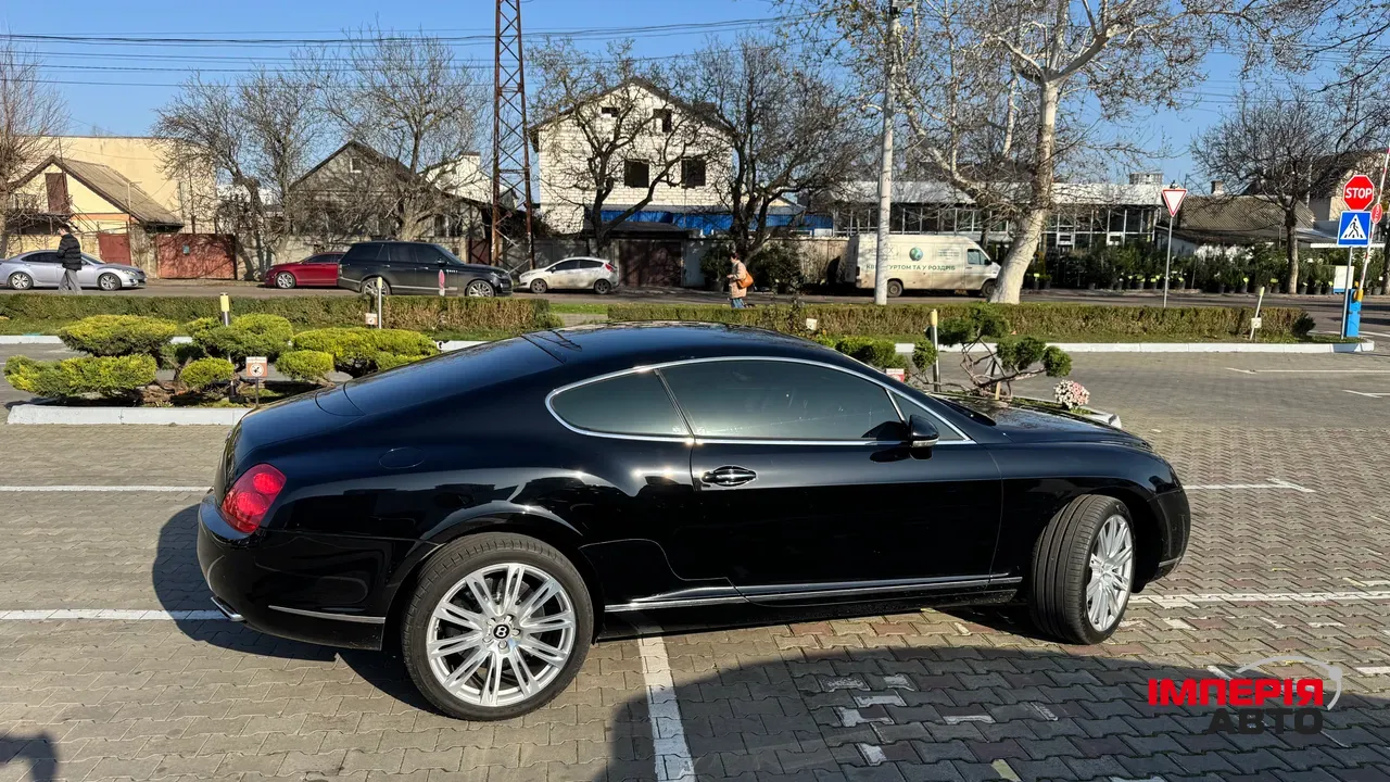 Bentley Continental GT - фото 10