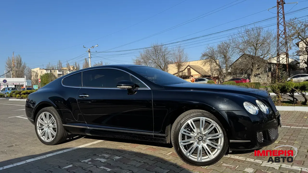 Bentley Continental GT - фото 11