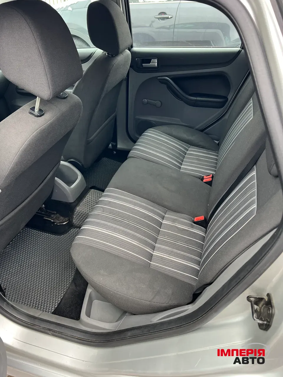 Ford Focus - фото 8