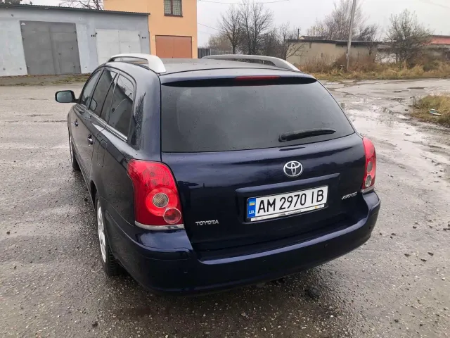 Toyota Avensis - фото 4