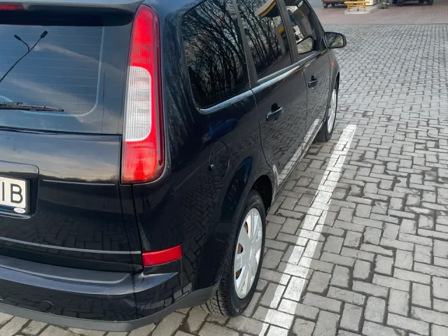 Ford Focus - фото 5