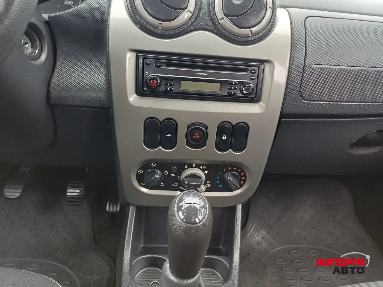 Dacia Sandero - фото 10