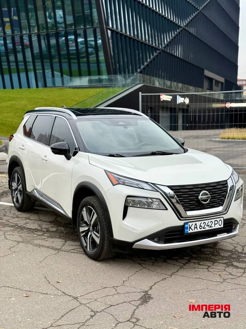 Nissan Rogue - фото 1