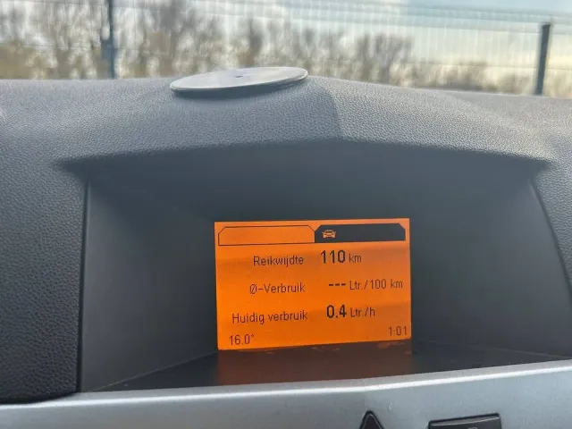 Opel Astra - фото 5