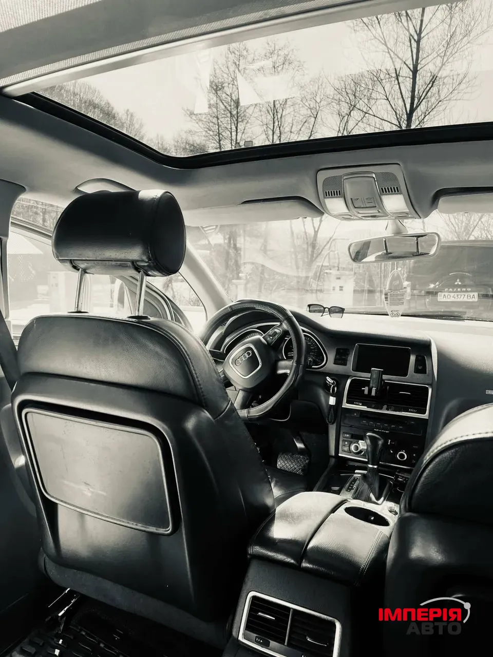 Audi Q7 - фото 7