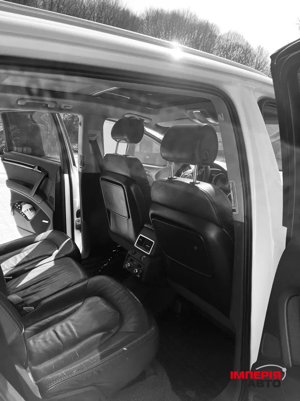 Audi Q7 - фото 8