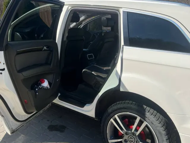 Audi Q7 - фото 4