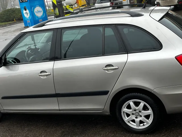 Skoda Fabia - фото 5