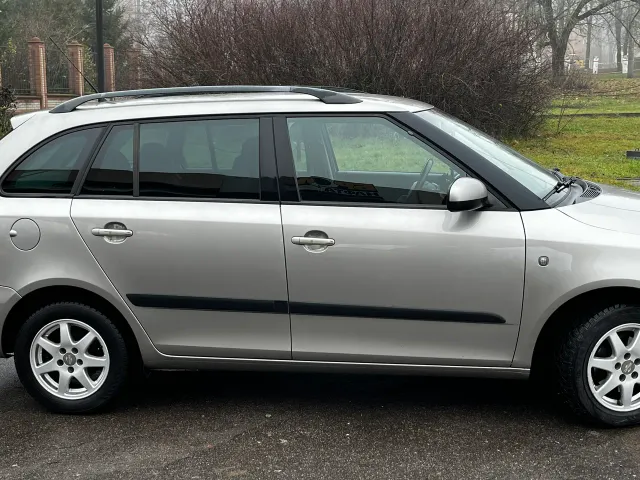 Skoda Fabia - фото 4