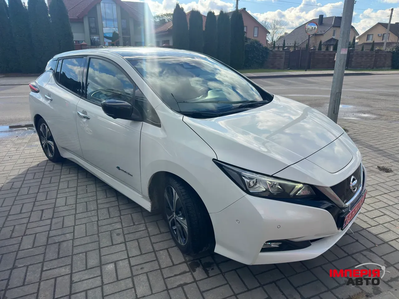 Nissan Leaf - фото 2
