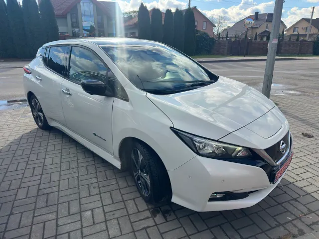 Nissan Leaf - фото 2