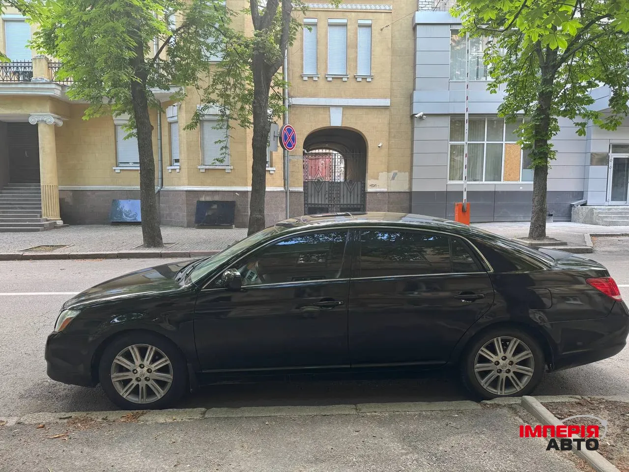 Toyota Avalon - фото 3