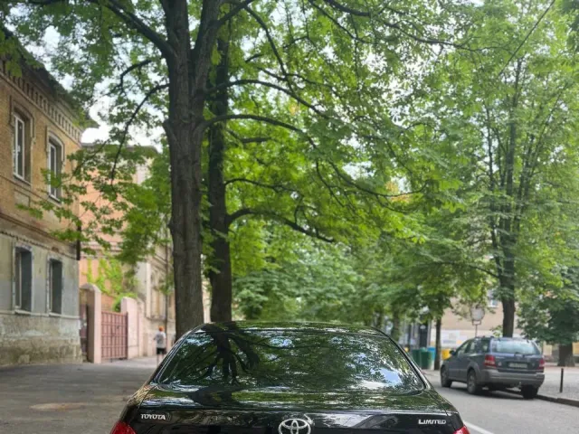 Toyota Avalon - фото 2