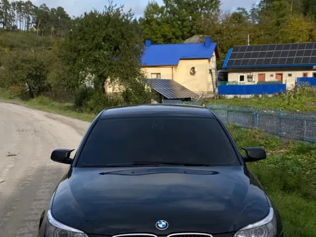 BMW 5 серії - фото 1
