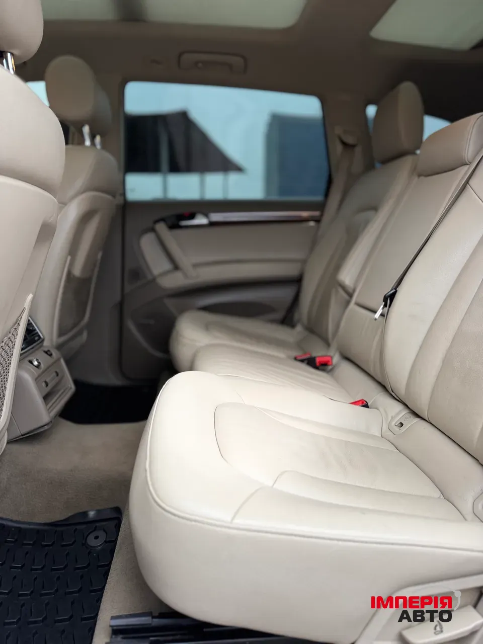 Audi Q7 - фото 9