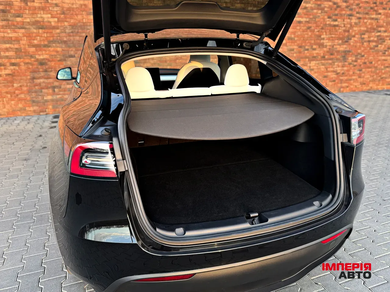 Tesla Model Y - фото 23