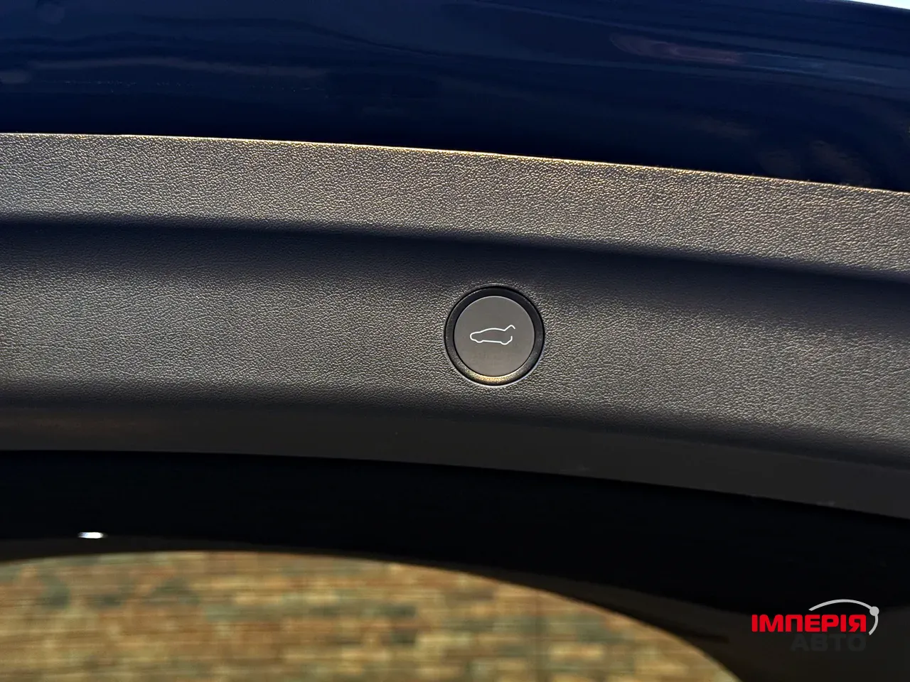 Tesla Model Y - фото 24