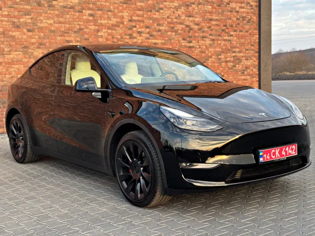 Tesla Model Y - фото 4