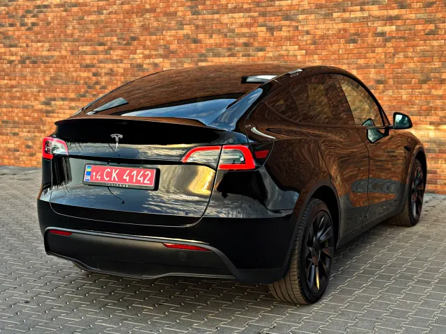 Tesla Model Y - фото 5