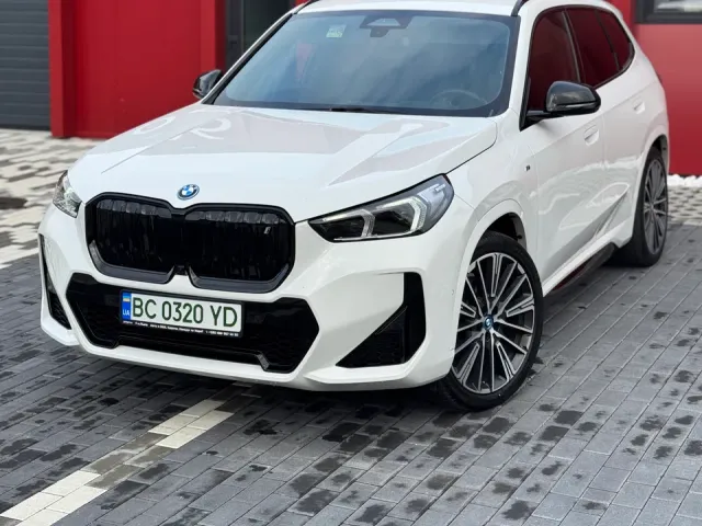BMW iX1 - фото 3