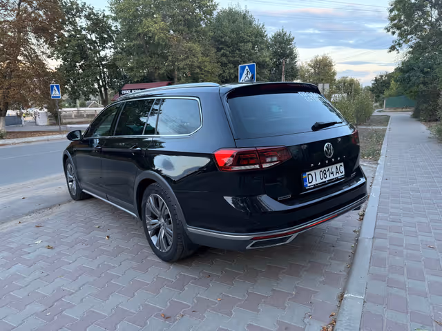 Volkswagen Passat - фото 4