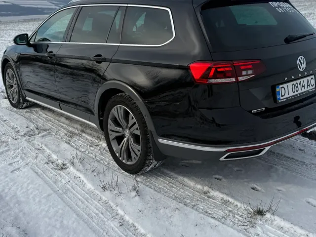 Volkswagen Passat - фото 4