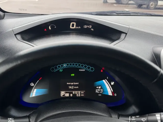 Nissan Leaf - фото 2