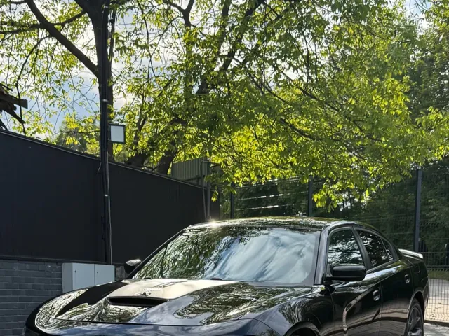 Dodge Charger - фото 1