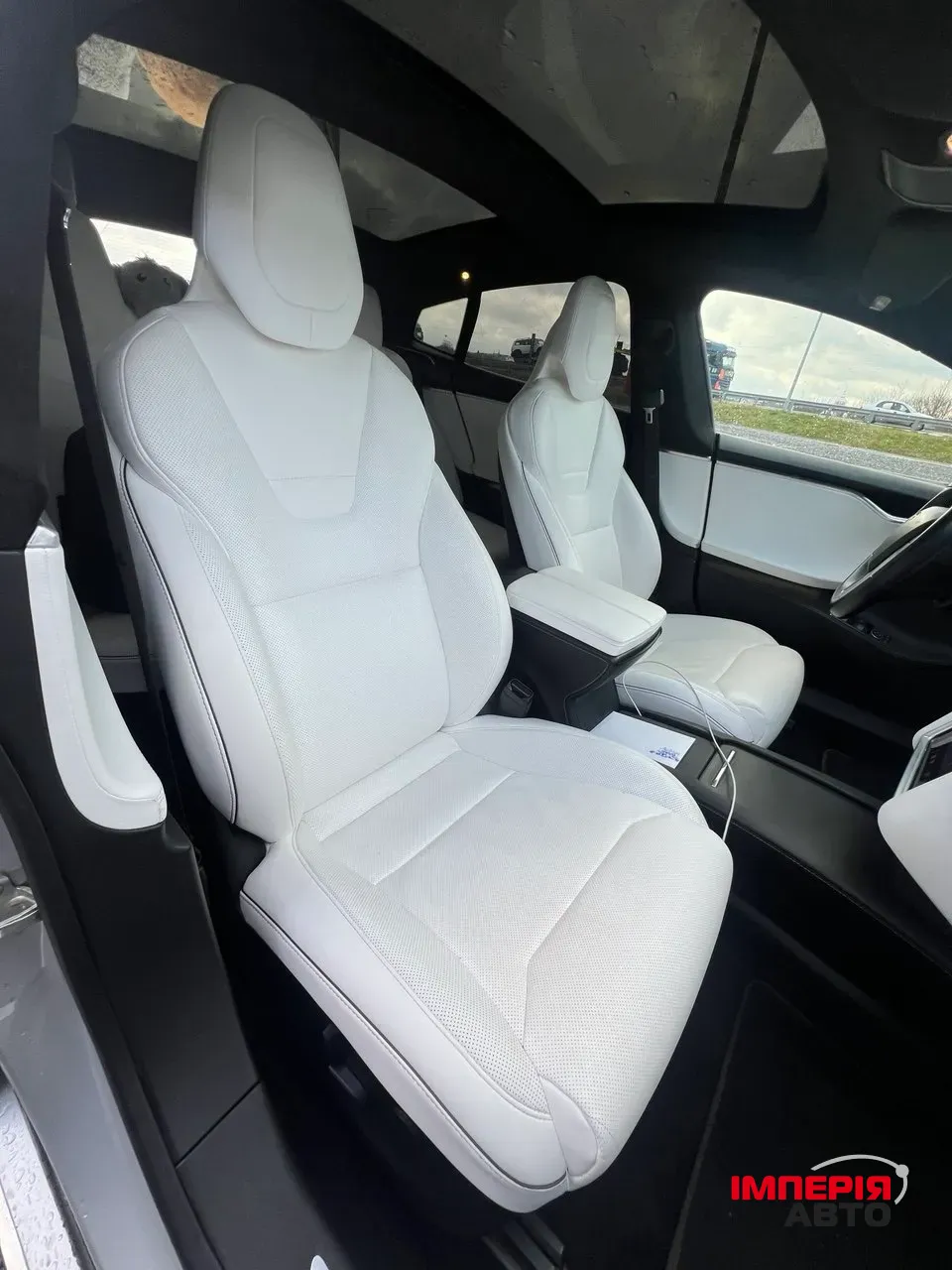 Tesla Model S - фото 7