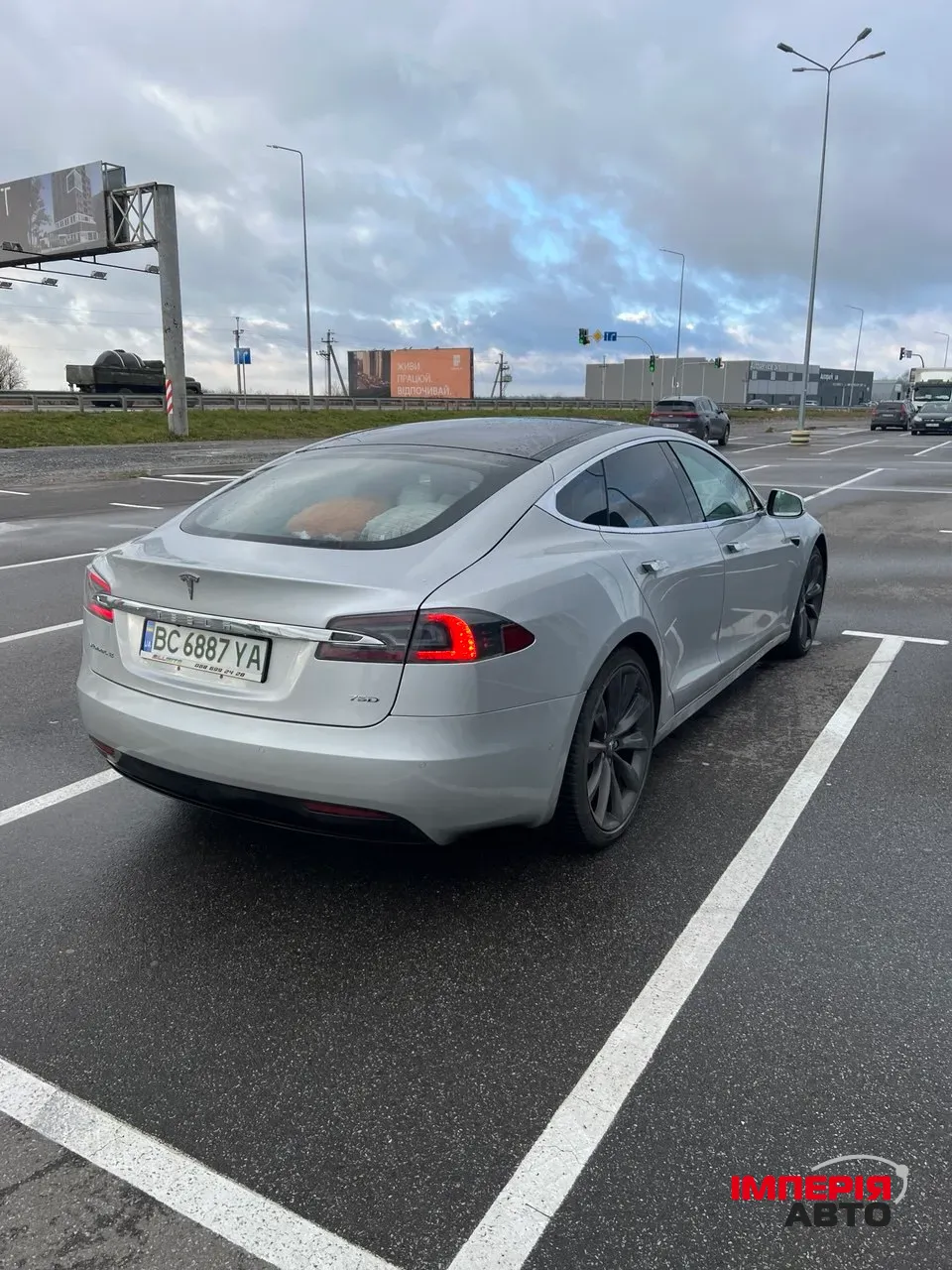 Tesla Model S - фото 4