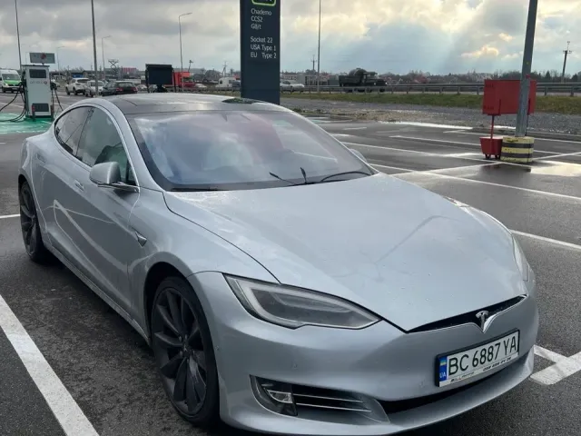 Tesla Model S - фото 2