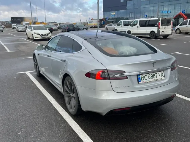 Tesla Model S - фото 3