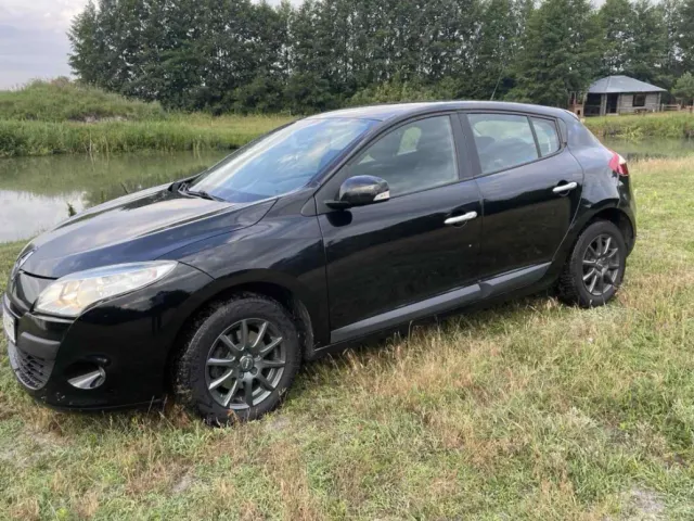 Renault Megane - фото 2