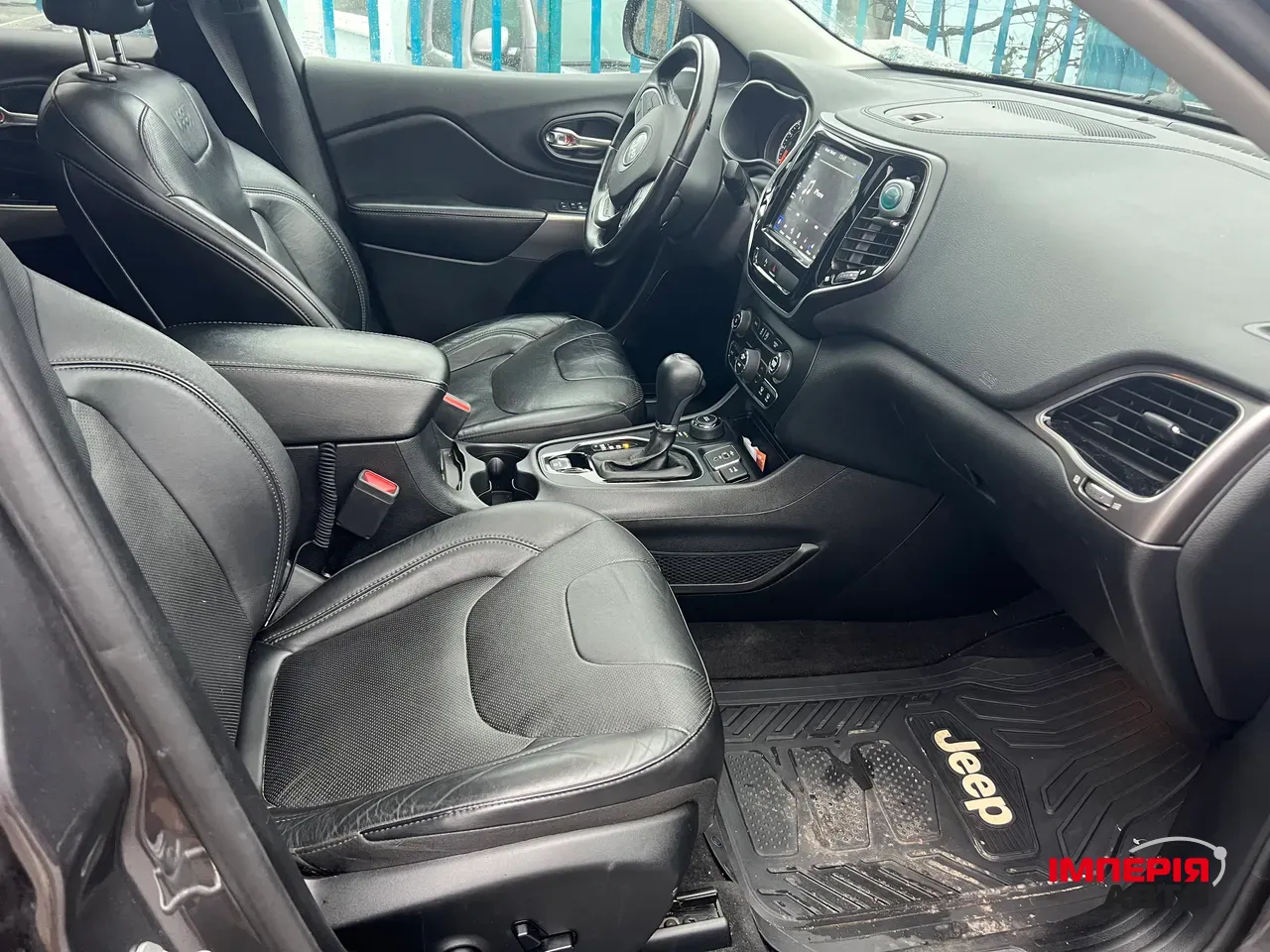 Jeep Cherokee - фото 7