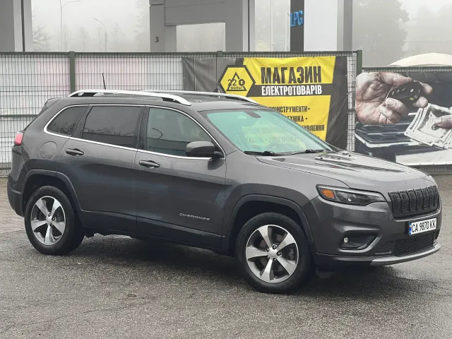 Jeep Cherokee - фото 3