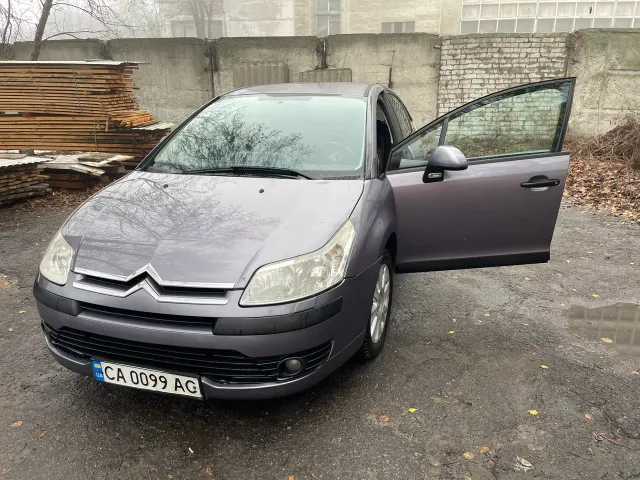 Citroen C4 - фото 1
